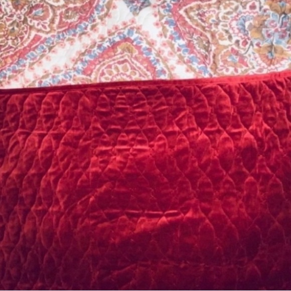 New Reversible King Size Quilt 12 lbs - Picture 2 of 7